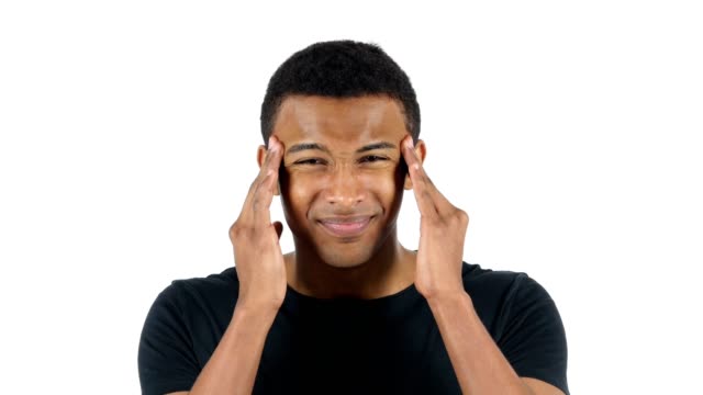 Frustratation,-schwarzer-Mann-mit-Kopfschmerzen