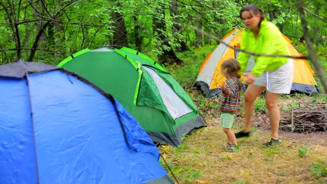 Der-Wald-ist-ein-Campingplatz.