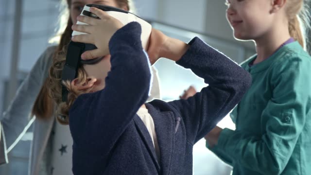 Using-VR-at-School