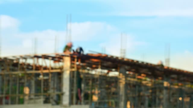 Blurred-time-lapse-of-under-construction-site.