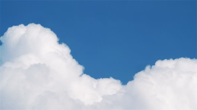 Wolkengebilde-Zeitraffer-video-in-4k