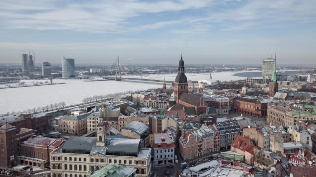 Riga-Down-Town-Cathedral-Dome-timelapse,-winter-time-lapse