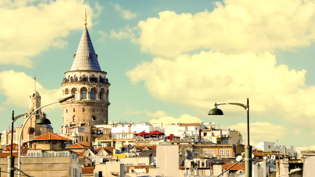 Cinemagraph---arquitectura-histórica-del-distrito-de-Beyoglu-y-monumento-medieval-de-torre-de-Galata-en-Estambul,-Turquía.