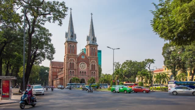 Kathedrale-Notre-Dame-in-Ho-Chi-Minh-Stadt