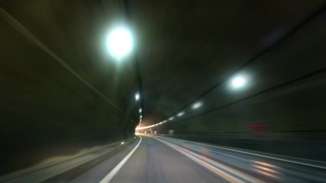 Speed-motion-in-road-tunnel