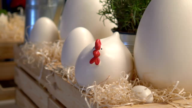Composición-de-Pascua-de-huevos-en-caja-de-madera-en-4-k-lenta-60fps