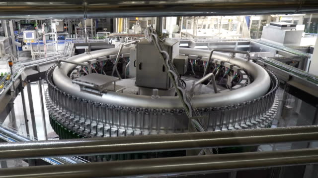Modern-conveyor-for-water-bottling-machine