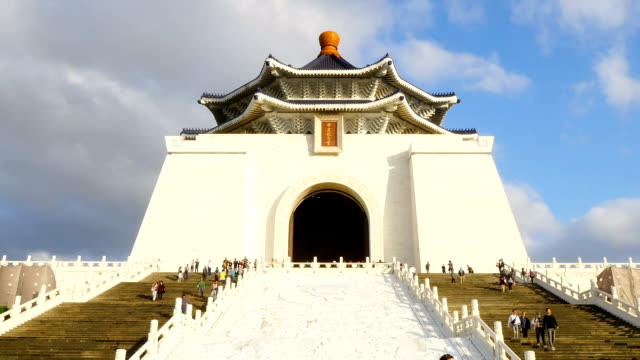 Paisaje-de-timelapse-de-nacional-Chiang-Kai-shek-Memorial-Hall,-Taiwán