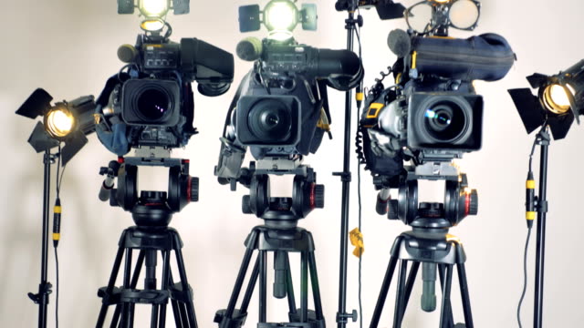 Ein-Schuss-Abkehr-von-professionellen-Videokameras.