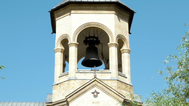 Glockenturm-in-Holy-Trinity-Kathedrale-von-Tiflis-Tsminda-Sameba---Georgien