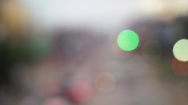video-stock-bokeh-movement-blur-lighting-in-the-road-slow-style-background