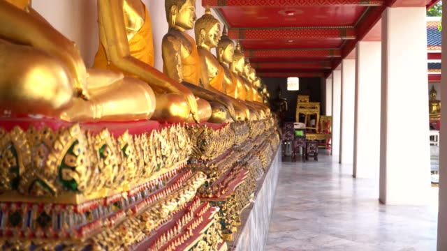 Goldenen-Buddha-Statuen