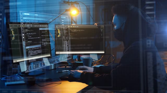 Hacker-in-Maske-mit-Computer-machen-Cyber-Angriff