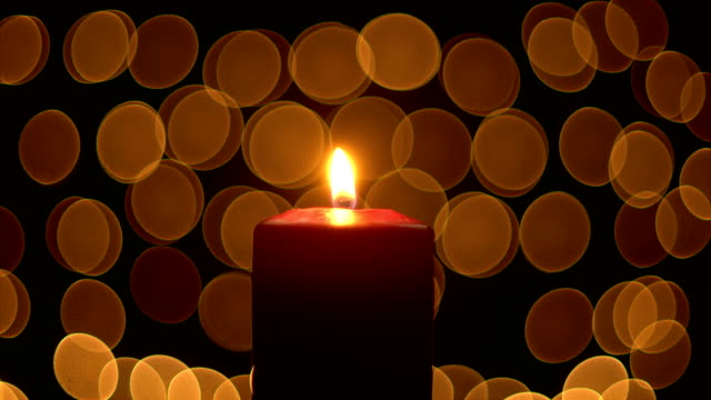 Candle-lights-with-glow-bokeh