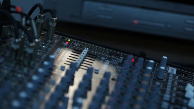 Grabación-de-equipo,-equipo-de-grabación-profesional,-panel-de-control-de-DJ-de-sonido