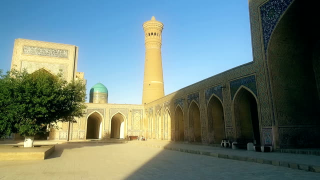 Madraza-de-Matniyaz-Divan-begi-en-Khiva,-Uzbekistán.