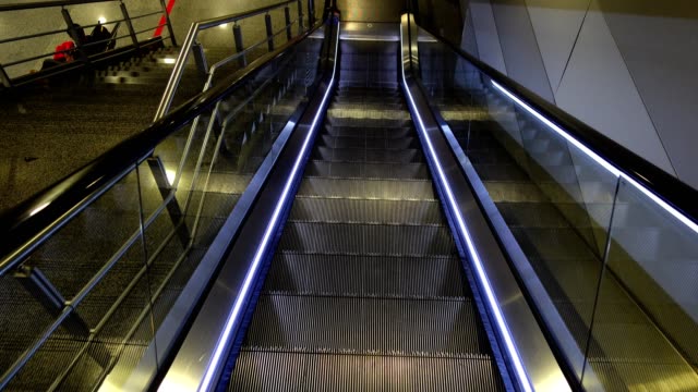 Movement-on-the-escalator.