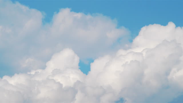 Clouds-time-lapse-in-4k
