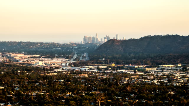 Distant-view-of-Los-Angeles-skyline