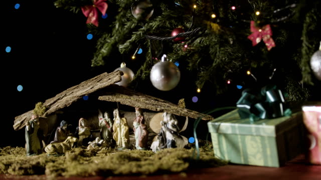 Nativity-scene-under-the-Christmas-tree