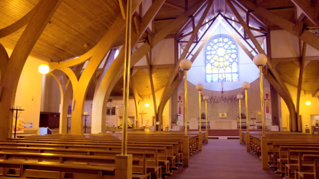 Kirche-Mariä-Himmelfahrt-in-Tullamore,-Irland