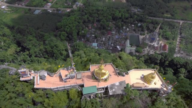 Drone-footage-of-Wat-Tham-Sua-(Tiger-Cave-Temple)-in-Krabi,-Thailand