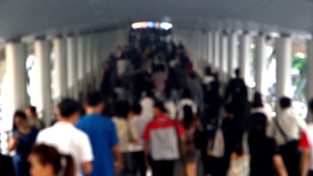 Crowd-on-walkway,-time-lapse.