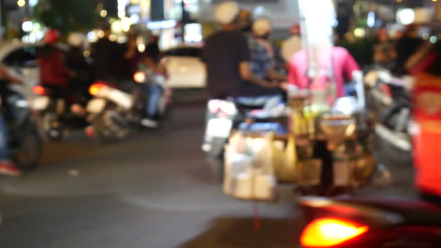 Tráfico-y-anuncios-en-Vietnam