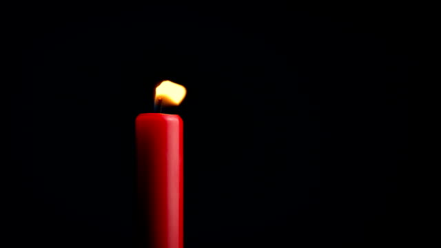 Red-Candle-Flickers