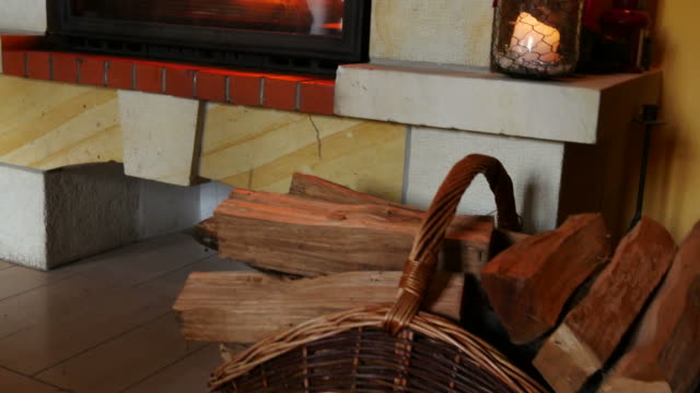 Basket-with-Firewood-in-Front-of-Fireplace.