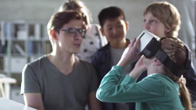 Virtual-Reality-at-School