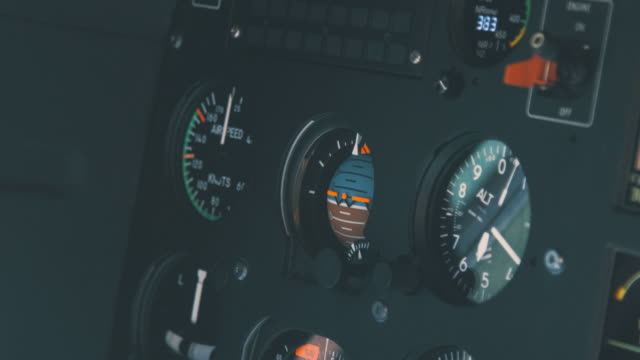 Hubschrauber-Cockpit,-Hightech-Dashboard,-Piloten,-die-operative-Ebene