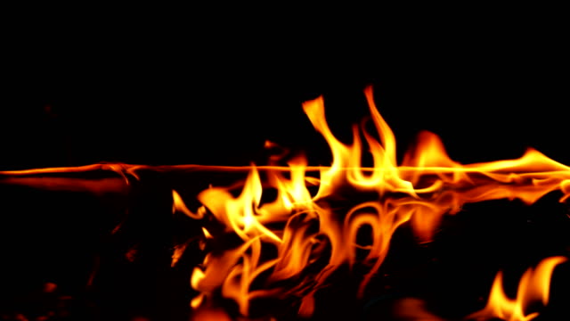 Feuer-Flammen---Slow-Motion-4K-Footage