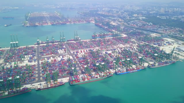 Luftbild-von-Singapur-Docks-und-Shipping-Container