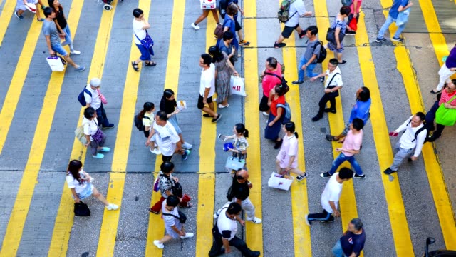 Busy-pedestrian-crossing-at-Hong-Kong---time-lapse