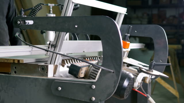Bohrer-eine-Bohrmaschine-Industrieholz