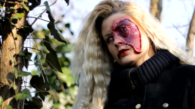 zombie-blonde-girl