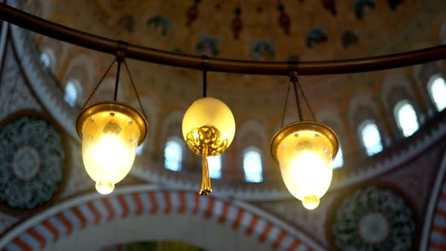 Lampe-Religion-Kirche