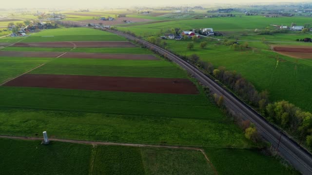 Amish-Landschaft-und-Farmen-von-Drohne