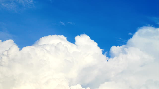Cloud-Mover-als-Hintergrund