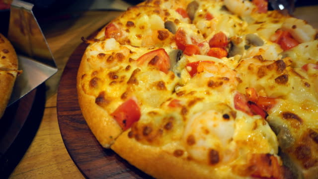 Sea-food-pizza