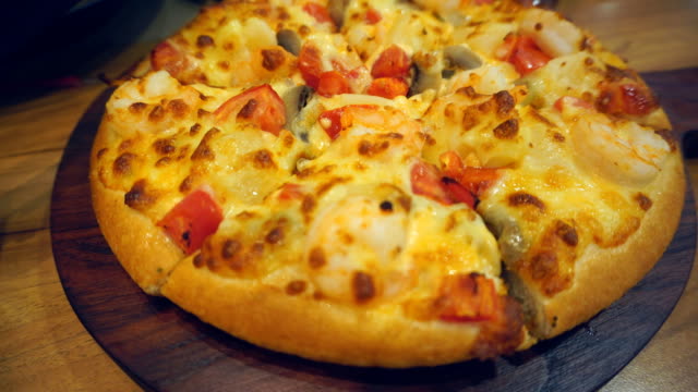 Sea-food-pizza