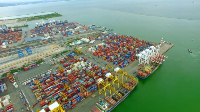 Container-Frachtschiff,-Import-Export,-logistischen-Supply-Chain-Transport-Geschäftskonzept-für-den-Versand