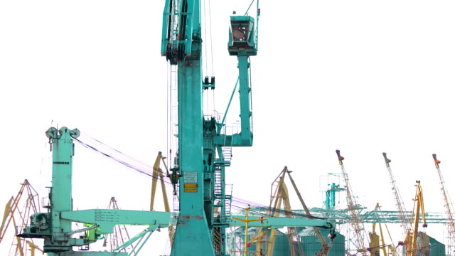 Seaport-crane-motion.