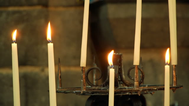 background-candles-burning-in-the-Church