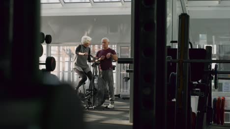 Elderly-Fitness-Instructor-Training-Senior-Woman