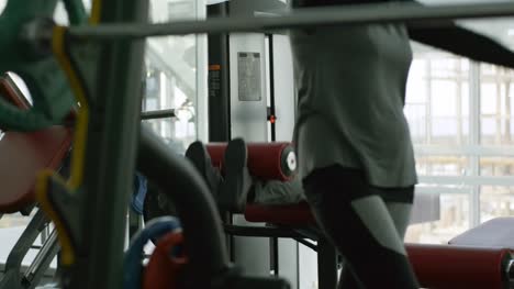 Grey-Haired-Man-Training-in-Gym