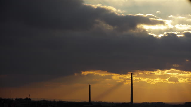 Wolkengebilde-Sonnenuntergang