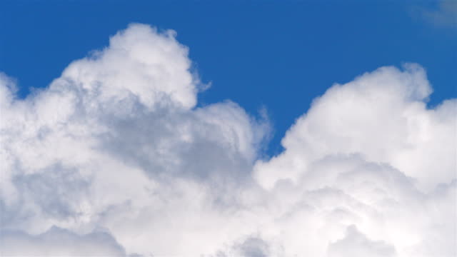 Vídeo-de-lapso-de-tiempo-de-cambiar-cloudscape-en-4K