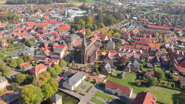 Bad-Bentheim-Kirche-und-Stadt-aus-der-Luft